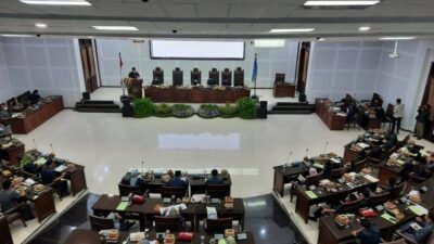 Rapat paripurna agenda Penyampaian Jawaban Wali Kota terhadap Ranperda LPj Wali Kota Tahun Anggaran 2020, Kamis (17/06/2021). (Foto:Azmy/Tugu Jatim)