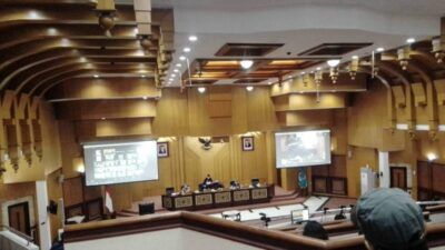 Rapat paripurna di Dewan Perwakilan Rakyat Daerah (DPRD) Kota Surabaya yang dihadiri Wali Kota Surabaya Eri Cahyadi Rabu (02/06/2021).(Foto: Rangga Aji/Tugu Jatim)