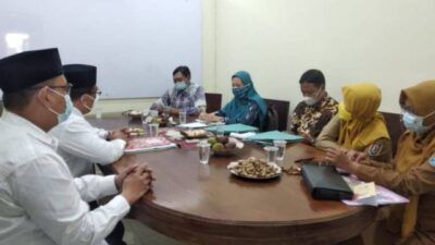 Kepala Bidang Pemberdayaan Perempuan dan Perlindungan Anak Anfujati, Dinas Sosial Kabupaten Tuban, serta Kasi Pengembangan dan Perlindungan Anak Santi Wijayanti. Sedangkan dari Kementerian Agama diwakili oleh Kasi Bimas Islam Mashari dan Pranata Humas Laidia Maryati. (Foto: Dok Humas Kemenag Tuban)