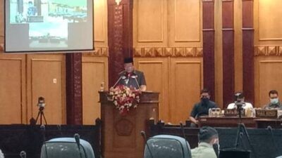 Bupati Sidoarjo Ahmad Muhdlor saat Rapat Paripurna di DPRD Sidoarjo, Rabu (16/06/2021).(Foto: Dimas Ari/Tugu Jatim)