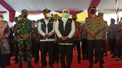 Forkopimda Jatim meninjau vaksinasi massal di Kabupaten Sumenep, Madura, Jawa Timur, Sabtu (12/06/2021). (Foto: Polrestabes Surabaya/Tugu Jatim)