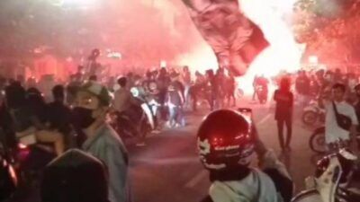 Suasana perayaan HUT ke-94 Persebaya di Stadion Gelora 10 Nopember Tambaksari Surabaya, Kamis malam (17/06/2021). (Foto: Koordinator Bonek Sokoadjie/Tugu Jatim)