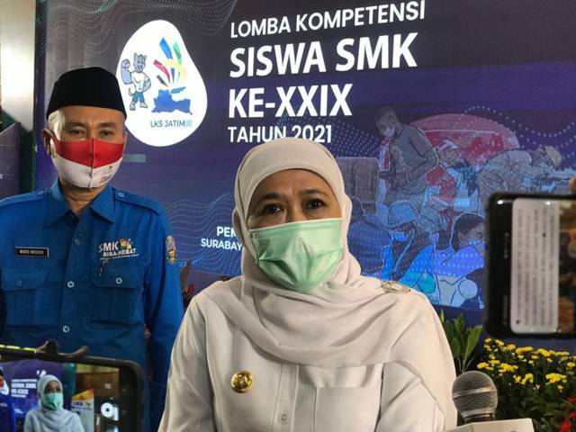 Gubernur Jawa Timur Khofifah Indar Parawansa di Gedung Negara Grahadi Surabaya, resmikan Lomba Kompetensi Siswa (LKS) Sekolah Menengah Kejuruan (SMK) Jawa Timur ke-29, Senin (07/06/2021). (Foto: Dokumen/Tugu Jatim) ptm