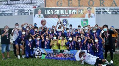 Arema FC putri saat menjuarai Women Open Sriwijaya FC Championship 2021 di Palembang, Sumatra Selatan, Minggu (20/6/2021) kemarin. (Foto: Instagram/@aremafcwomen)