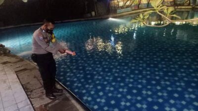 Kolam renang di Hotel Bukit Daun, Kecamatan Semen, Kabupaten Kediri yang merenggut bocah berusia 4 tahun, Minggu (13/6/2021). (Foto: Rino Hayyu/Tugu Jatim) tenggelam