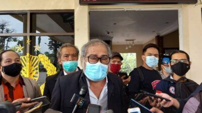 Ketua Komnas PA, Arist Merdeka Sirait saat mengunjungi Polres Batu, Rabu (9/6/2021) terkait pendalaman kasus kekerasan seksual yang terjadi di SMA SPI, Kota Batu. (Foto: M Sholeh/Tugu Jatim)