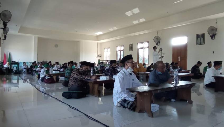 Suasana gelaran Madrasah Amil yang digelar LAZISNU PCNU Tuban di kantor MWC NU Plumpang, Minggu (6/6/2021). (Foto: Mochamad Abdurrochim/Tugu Jatim)