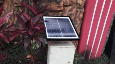 Pemanfaatan panel surya (solar cell) yang diaktifkan PDAM Kota Malang dalam operasional logger di 19 titik Kota Malang. (Foto: Dokumen/PDAM Kota Malang)