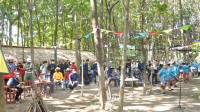 Suasana kegiatan pembukaan Wisata Sobran (Sobo Brantas) di Kelurahan Sisir, Kecamatan Batu, Kota Batu (Foto: Diskominfo Kota Batu) tugu jatim