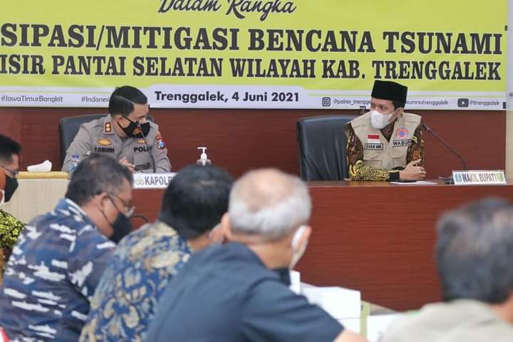 Wakil Bupati Trenggalek, Syah Muhamad Nata Negara dalam agenda antisipasi dan mitigasi bencana potensi tsunami di Kabupaten Trenggalek, Jumat (4/6/2021). (Foto: M Zamzuri/Tugu Jatim)