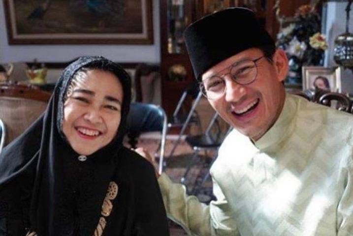 Diah Permana Rachmawati Soekarnoputri saat foto bersama Menteri Pariwisata dan Ekonomi Kreatif Sandiaga Salahuddin Uno. (Foto: Twitter Sandiaga Salahuddin Uno/Tugu Jatim)