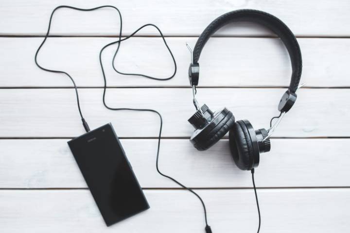 Ilustrasi mendengarkan musik untuk kesehatan. (Foto: Pexels/Tugu Jatim)