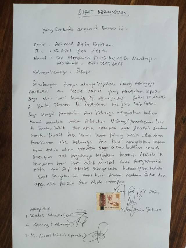 Surat pernyataan yang dibuat oleh keluarga dari Moh. Tauqit yang menolak jenazah untuk divisum. (Foto: Polres Tuban/Tugu Jatim)
