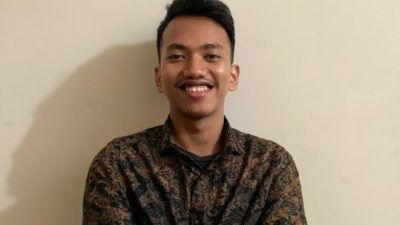 Benedictus Kurnianda Ganesha Pratama, member Komunitas Pondok Inspirasi juara satu LKTI Nasional/tugu jatim