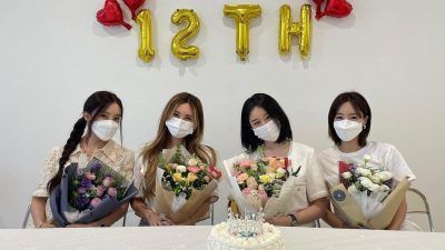 T-ara sedang merayakan 12 tahun debut mereka/tugu jatim