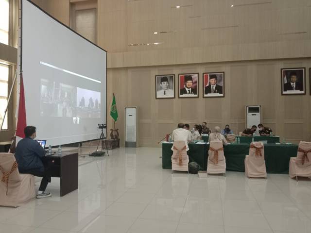 65 Pelanggar PPKM Darurat di Kota Batu Jalani Sidang Tipiring secara Virtual 1 Pelanggar PPKM Darurat menjalani sidang secara virtual di Graha Pancasila Balai Kota Among Tani Batu. (Foto: Sholeh/Tugu Jatim)