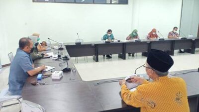 Komisi IV DPRD Kabupaten Tuban rapat dengan dinkes dan pihak RSUD dr R. Koesma pada Kamis (01/07/2021). (Foto: Humas DPRD Tuban/Tugu Jatim)