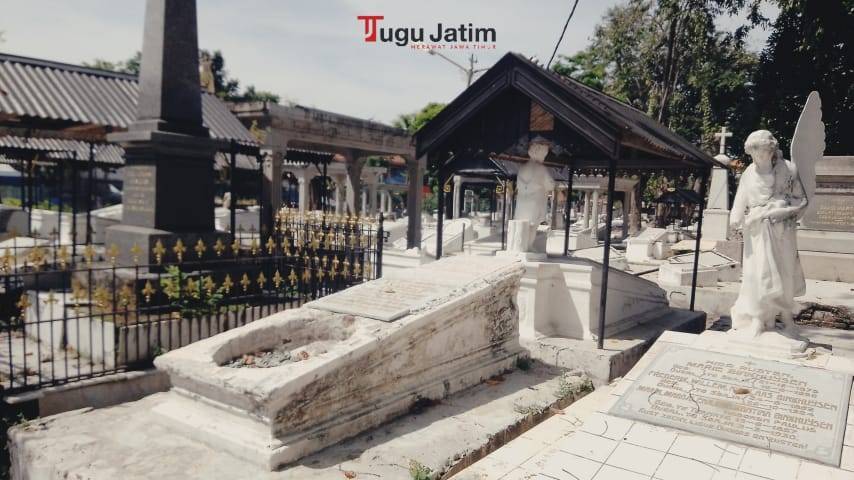 Kompleks Pemakaman Peneleh Surabaya di Jalan Makam Peneleh dengan jumlah 35.240 makam, Jumat (02/07/2021). (Foto: Rangga Aji/Tugu Jatim)