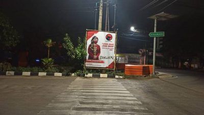 Fenomena vandalisme pada baliho Ketua DPR RI Puan Maharani yang ada di sudut-sudut Kota Surabaya.(Foto: Dokumen/Tugu Jatim)