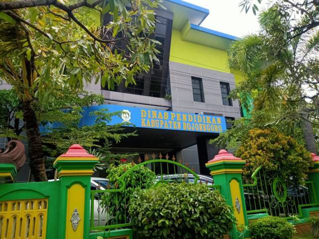 Mulai Hari Ini, MPLS Siswa SMP di Bojonegoro via Online 2 Kantor Dinas Pendidikan (Disdik) Kabupaten Bojonegoro. (Foto: Mila Arinda/Tugu Jatim)