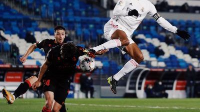 Manchester United Capai Kesepakatan Boyong Raphael Varane Dari Real Madrid