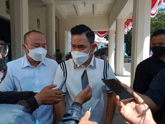 Crazy Rich Malang Gilang Widya Pramana saat ditemui di Balai Kota Malang, Selasa (27/07/2021). (Foto: Istimewa/Tugu Jatim)