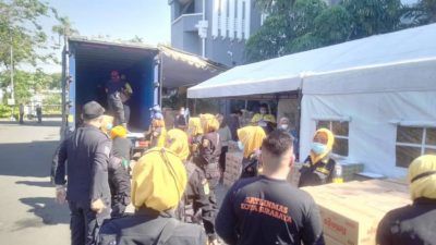 Pemkot Surabaya mendapatkan bantuan sosial dari beberapa pihak untuk menuntaskan pandemi Covid-19, Sabtu (24/07/2021). (Foto: Rangga Aji/Tugu Jatim)