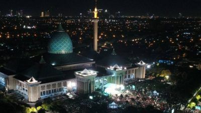 Masjid Al-Akbar Surabaya tidak akan menggelar salat Idul Adha secara berjemaah untuk masyarakat umum pada Idul Adha 1442 H/2021 ini. (Foto: Dokumen/Masjid Al-Akbar Surabaya)