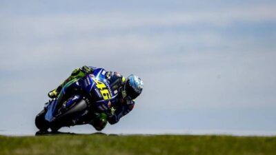 Valentino Rossi saat melakukan test pre-season pada 2017 lalu. (Foto: Movistar Yamaha) australia motogp f1 tugu jatim