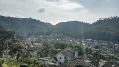 Suasana Kawasan Villa Songgoriti, Kota Batu yang semakin sepi akibat kebijakan PPKM Darurat dan ditutupnya tempat wisata di Kota Batu. (Foto: M Sholeh/Tugu Malang/Tugu Jatim)