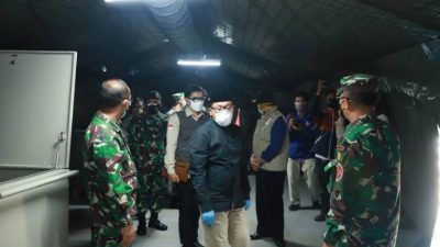 Wali Kota Malang Sutiaji meninjau RS Darurat Lapangan baru di kawasan RST dr Soeptaoen untuk mengkover perawatan pasien agar tidak melakukan isolasi mandiri. (Foto: M Ulul Azmy/Tugu Malang/Tugu Jatim)