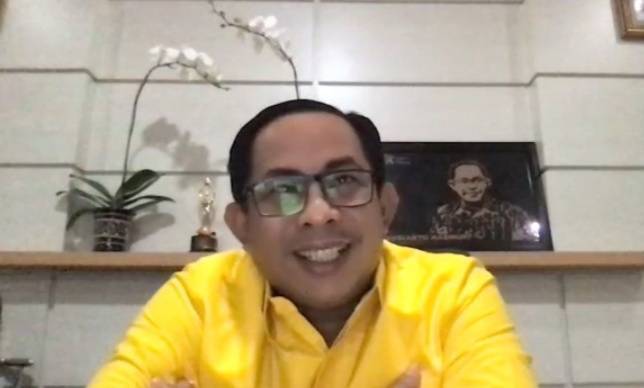 Kepala OJK Malang Sugiarto Kasmuri dalam webinar #8 OJK Malang X Tugu Media Group pada Rabu (25/08/2021). (Foto: M. Sholeh/Tugu Jatim)