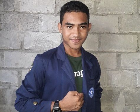 La Ode Abdul Farid berhasil menyabet juara satu lomba solo vokal dangdut di IPB University/tugu jatim