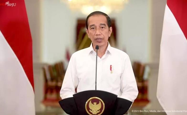 Presiden Jokowi saat mengumumkan perpanjangan PPKM, Senin (23/08/2021). (Foto: YouTube Sekretariat Presiden/Tugu Jatim)