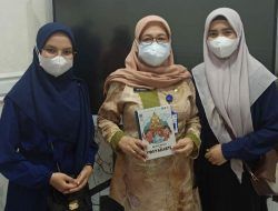 Keren! Mahasiswa UM Bikin Kuritabaya, Buku Cerita Berbahasa Jawa Berbasis AR