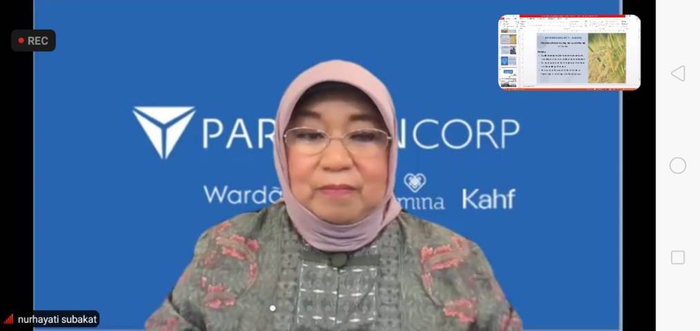 Founder PT Paragon Nurhayati Subakat saat menyampaikan materi dalam Fellowship Jurnalisme Pendidikan Batch 2 beberapa waktu lalu. (Foto: Rizal Adhi Pratama/Tugu Jatim)