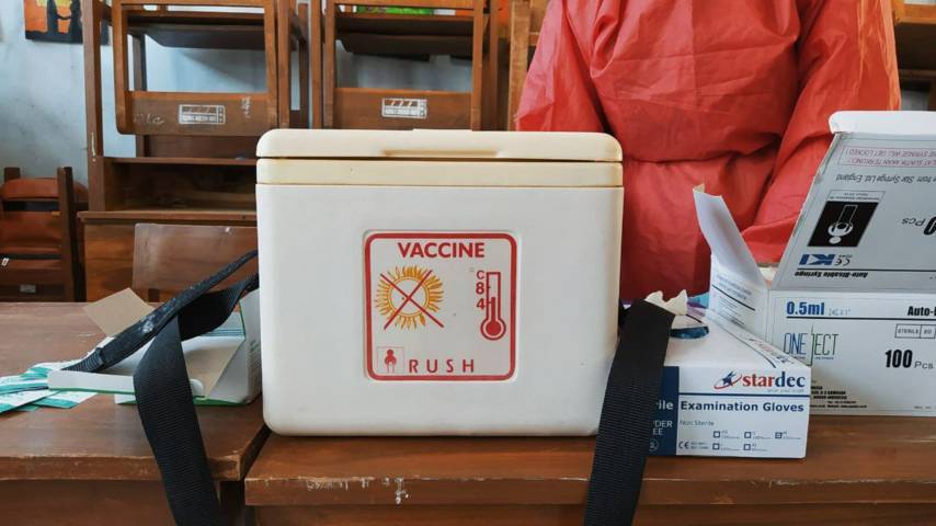 Vaksin untuk para siswa di SMKN 3 Kota Batu. (Foto:Azmy/Tugu Jatim)