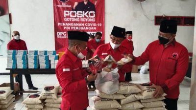 Ketua DPC PDIP Kota Batu Punjul Santoso saat peresmian Posko Gotong Royong Covid-19 pada Selasa (17/08/2021). (Foto: DPC PDIP Kota Batu/Tugu Jatim)