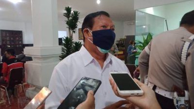 Ketua Palang Merah Indonesia (PMI) Kota Malang Imam Bukhari saat mengikuti kegiatan donor plasma konvalesen yang digagas Tugu Media Group di Aula Kantor DPRD Kota Malang pada Kamis (12/08/2021). (Foto: Rubianto/Tugu Jatim)