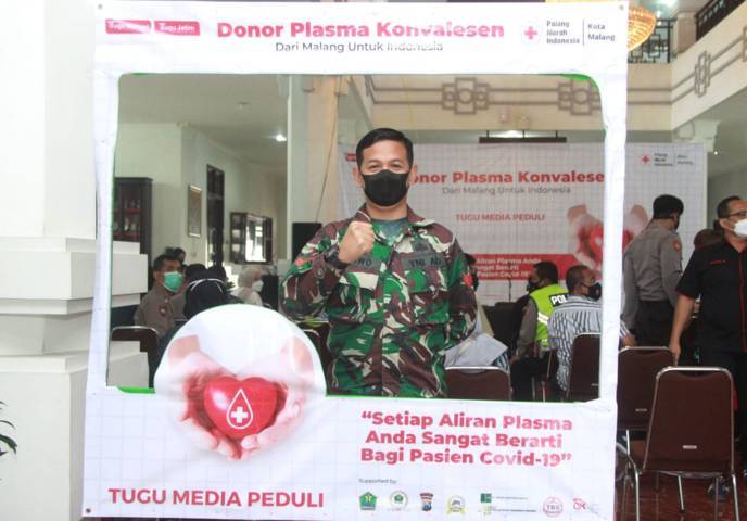 Salah satu pendonor plasma konvalesen yang digagas Tugu Media Group di Aula Kantor DPRD Kota Malang pada Kamis (12/08/2021). (Foto: Rubianto/Tugu Jatim)
