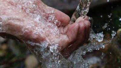 Ilustrasi air bersih. (Foto: Pexels) bpbd bojonegoro, musim kemarau, air bersih, tugu jatim,