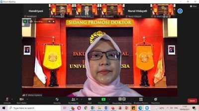 Bintan Humeira saat menjalani sidang terbuka Promosi Doktor Ilmu Komunikasi, Fakultas Ilmu Sosial dan Politik, Universitas Indonesia (FISIP UI), secara daring, pada Senin (9/8/2021). (Foto: Dokumen/UI)