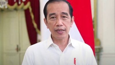 Presiden Joko Widodo saat menyampaikan biaya tes PCR diturunkan jadi Rp450 ribu hingga Rp550 ribu. (Foto: YouTube/Sekretariat Presiden) tugu jatim tes pcr jokowi