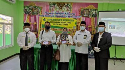 Kepala Kemenag Tuban meluncurkan Kartu Nikah Digital yang dipusatkan di Kantor Urusan Agama, Kecamatan Tuban, Kabupaten Tuban, Senin (2/8/2021). (Foto: Humas Kemenag Tuban) tugu jatim