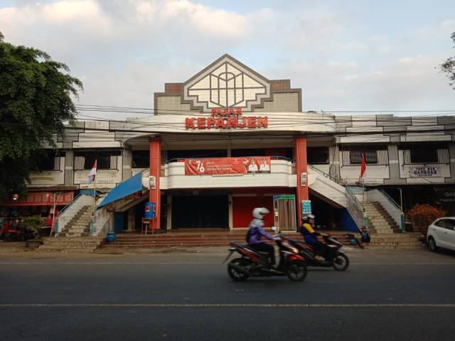 Suasana Pasar Kepanjen di Kepanjen, Kabupaten Malang yang dinilai sudah tua dan butuh perbaikan atau revitalisasi. (Foto: M Sholeh/Tugu Malang/Tugu Jatim)