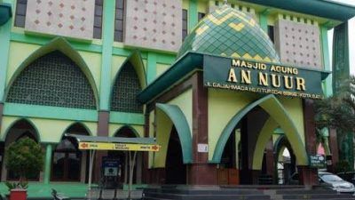 Masjid Agung An-Nuur, salah satu masjid terbesar di Kota Batu. (Foto: Dok. Tugu Malang)