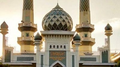 Masjid Agung Jami', salah satu masjid tertua dan ikonik di Kota Malang/tugu jatim