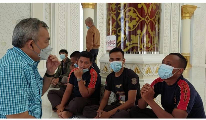 Dr Aqua Dwipayana saat Sharing Komunikasi dan Motivasi di Masjid Al-Hakim Padang.(Dokumen/Tugu Jatim)
