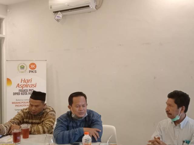 Agenda Hari Aspirasi Fraksi PKS DPRD Kota Malang, paguyuban pedagang pasar menyampaikan soal retribusi pasar yang dijanjikan wali kota, Senin (13/09/2021). (Foto: M. Sholeh/Tugu Malang/Tugu Jatim) 