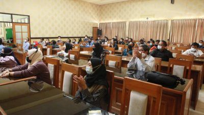 Para peserta UKW Tugu Media Group X Solopos Institute yang digelar di Gedung Pascasarjana Uniga Malang, Kamis (09/09/2021). (Foto: Bayu Eka/Tugu Malang/Tugu Jatim)